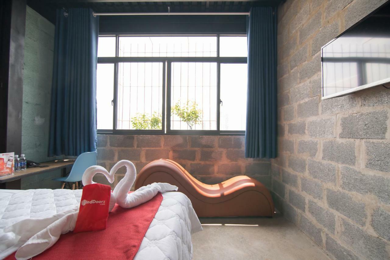Reddoorz Plus @ Ung Van Khiem Street Ciudad Ho Chi Minh  Exterior foto